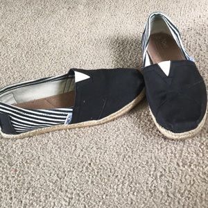 Black striped Toms.